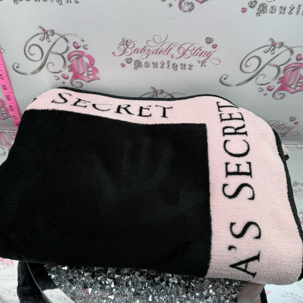 Victoria's Secret blanket Black & Light Pink Logo Throw Blanket